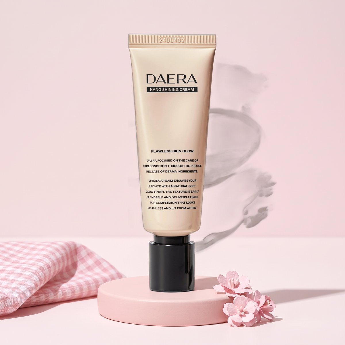 DAERA Kang Shining BB Cream 1.4 fl oz (40 ml), styled key visual