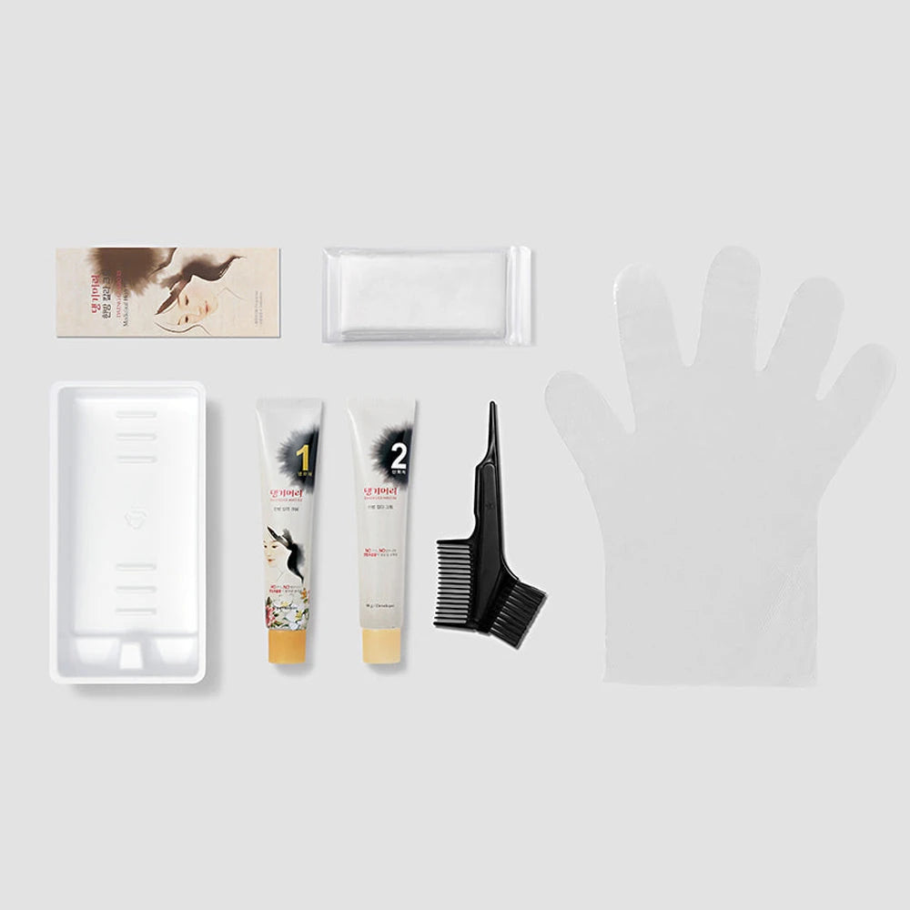 Daeng Gi Meo Ri Medicinal Herb Hair Color kit contents: colorant, developer, tray, brush, gloves and cape