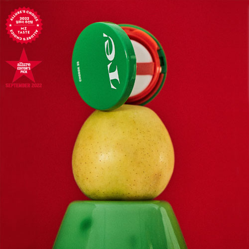 Te' Chorok 35 Sun Cushion stacked on a lemon prop, red background