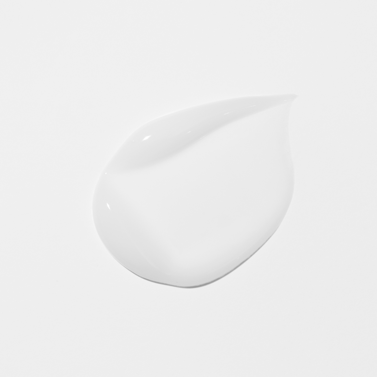 VT Cosmetics Reedle Shot 300 1.69 fl oz (50 ml) — white serum texture swatch